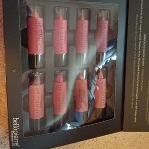 Bellapierra lip set